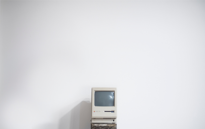 Un vecchio computer, simile ai sistemi informatici obsoleti presi di mira durante l'attacco ransomware WannaCry